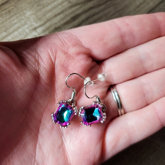 NWT Pink Iridescent Silver Tone Women's Drop Earrings - Picture 15 of 16